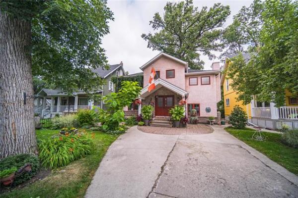 Home Photo - 446 Kingston Crescent