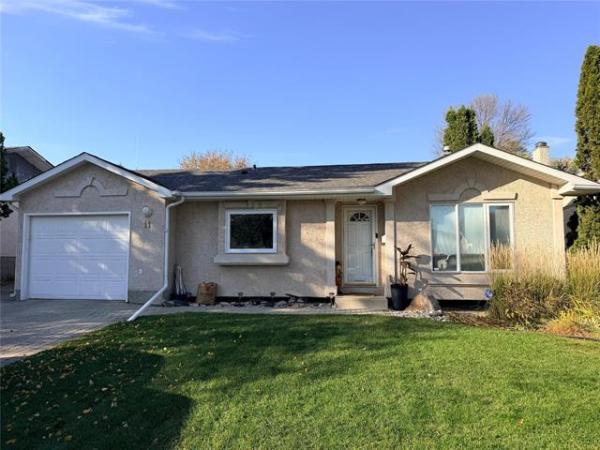 Home Photo - 11 Brixford Crescent