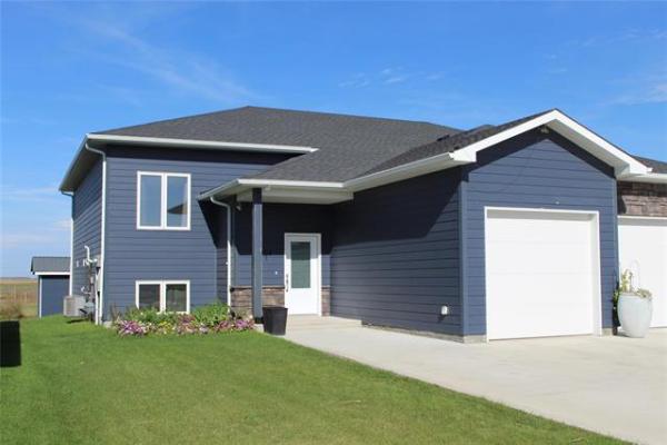 home photo - 102 Parkside Crescent