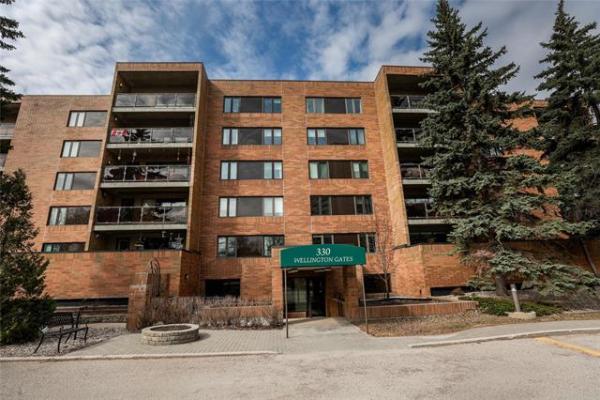 Home Photo - 407-330 Wellington Crescent