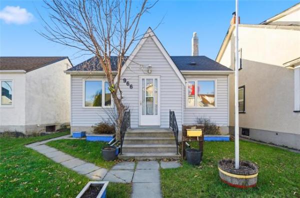 Home Photo - 966 Minto Street