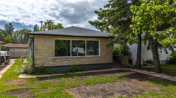 Home Photo - 50 Teakwood Avenue