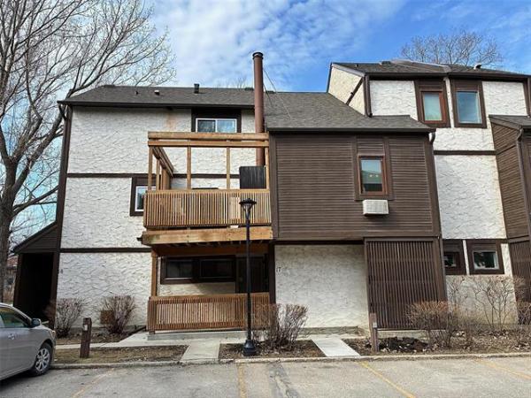 Home Photo - 16-120 Niakwa Road