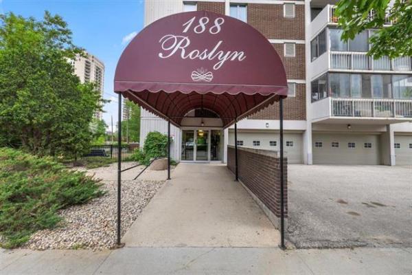 Home Photo - 201-188 Roslyn Road