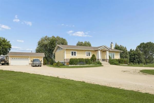 Home Photo - 2050 Coronation Road