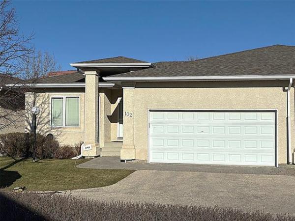 Home Photo - 102-1000 Wilkes Avenue