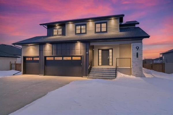 Home Photo - 9 CARLINGTON Crescent