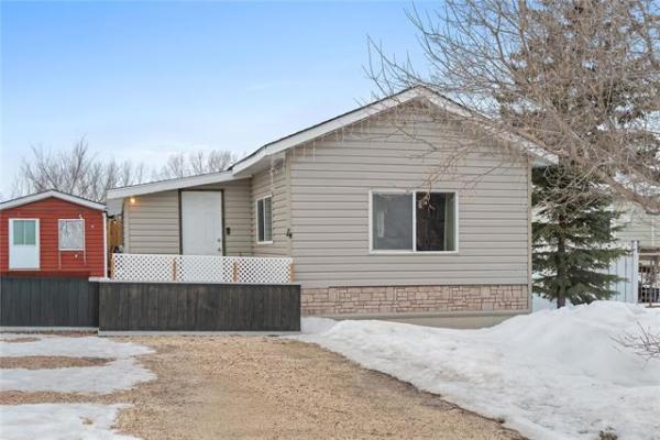 Home Photo - 4-412 Seine Avenue