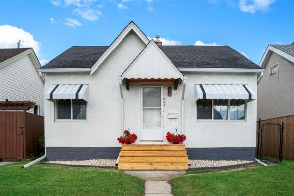 Home Photo - 931 Minto Street