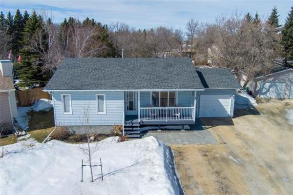 Home Photo - 9 Cedar Bay