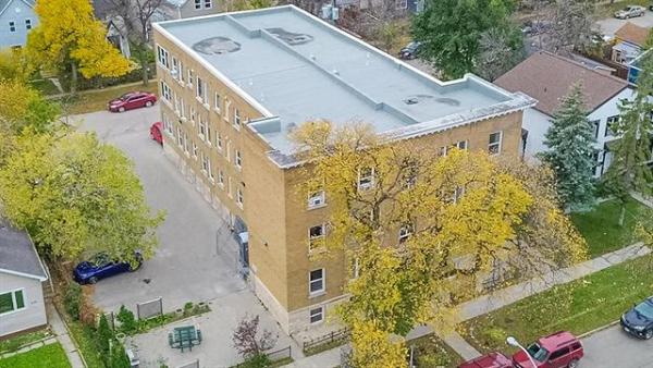 Home Photo - 1-854 Alverstone Street