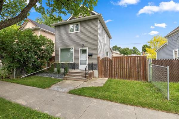 Home Photo - 537 Cherrier Street
