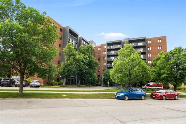 home photo - 101-2000 Sinclair Street