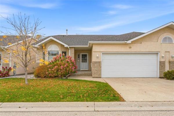 Home Photo - 10-55 Bairdmore Boulevard