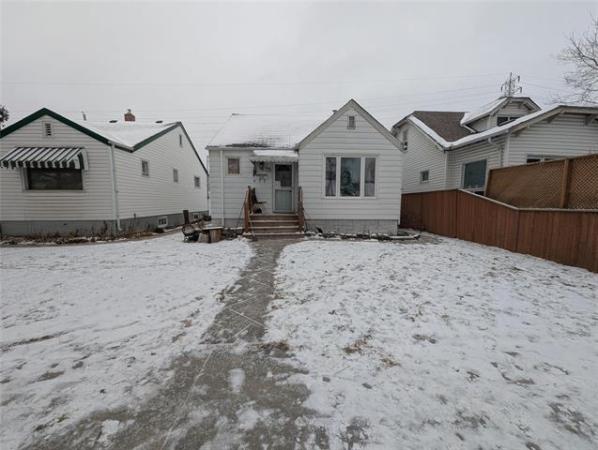 Home Photo - 739 Weatherdon Avenue