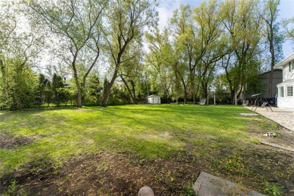 Home Photo - 100 Mountbatten Avenue