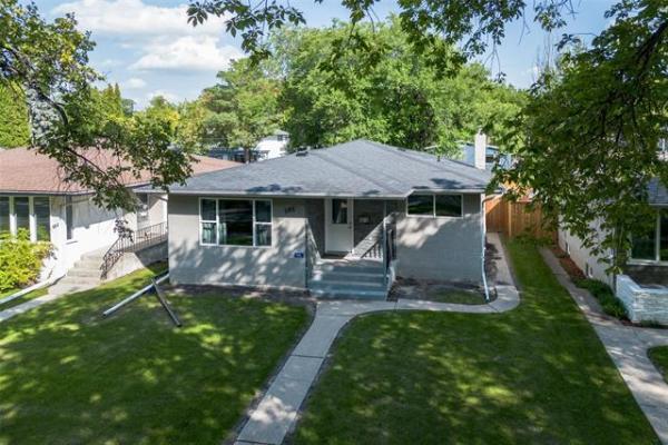 Home Photo - 586 Niagara Street