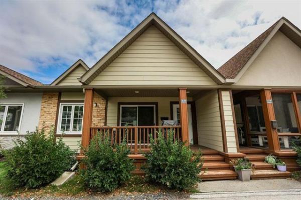 Home Photo - 28-725 Kingsway 