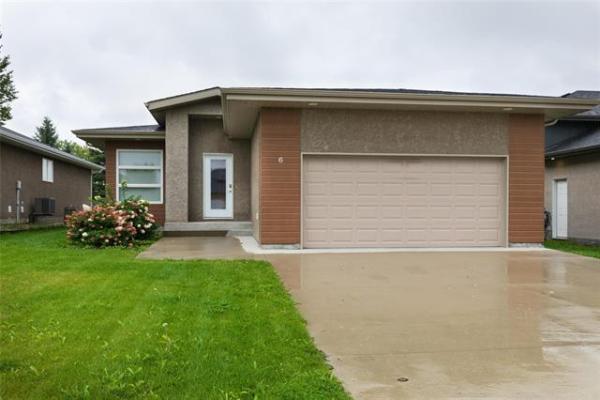 Home Photo - 6 Oriole Avenue