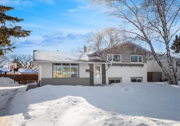 Home Photo - 220 Morgan Crescent