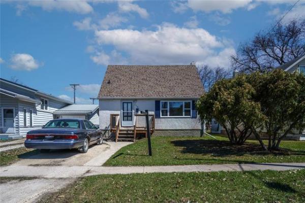 Home Photo - 114 7TH Street