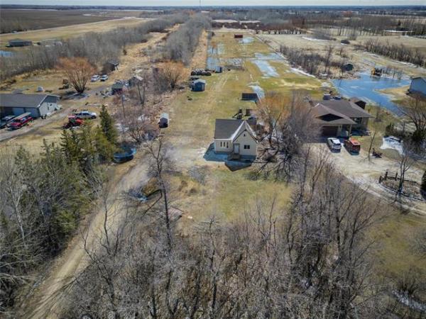 Home Photo - 537 McPhillips Road