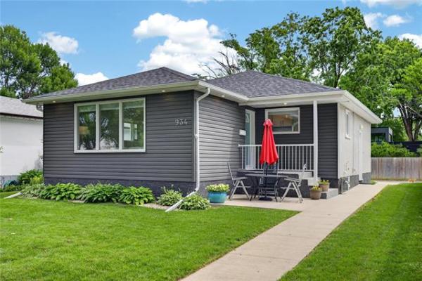 Home Photo - 934 Beaverbrook Street