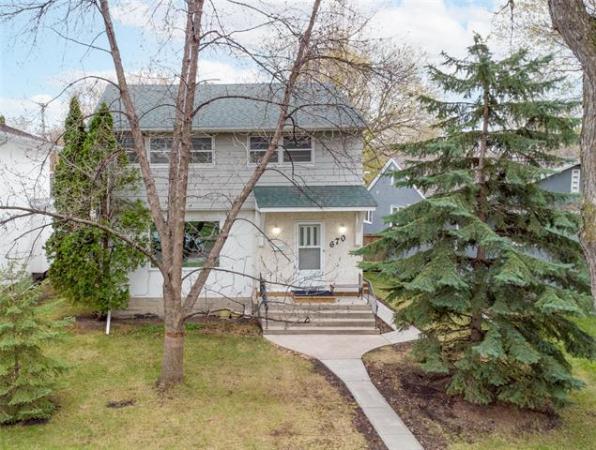 Home Photo - 670 Niagara Street
