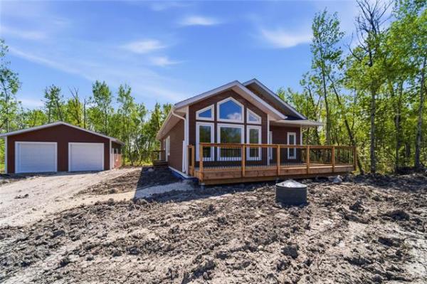 Home Photo - 15 Everwood Crescent