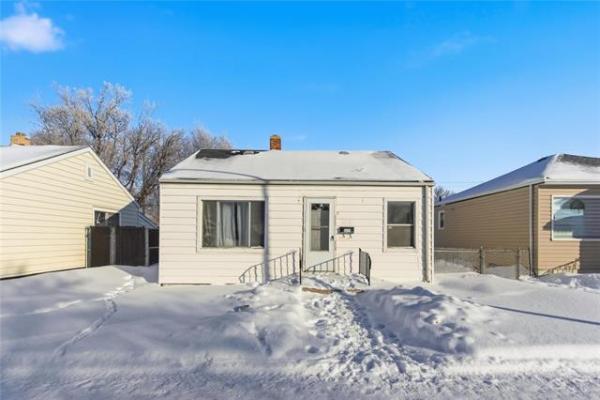 Home Photo - 1437 Winnipeg Avenue