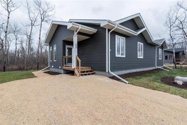 Home Photo - 45 Everwood Crescent