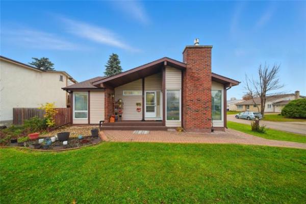 Home Photo - 15 Woodcroft Bay