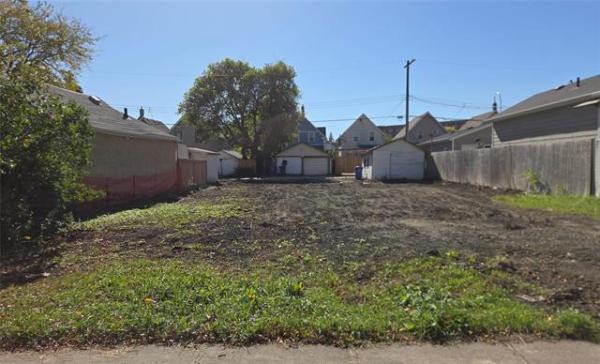 Home Photo - 438 William Newton Avenue