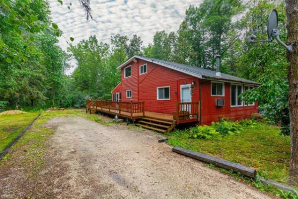 Home Photo - 40 JOHN Boulevard