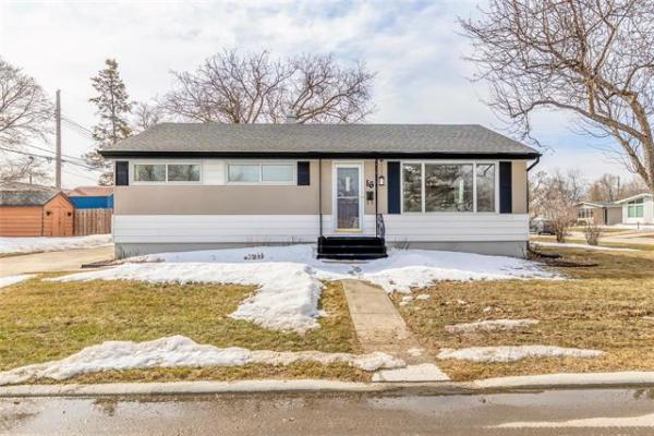 Home Photo - 16 Gatineau Bay