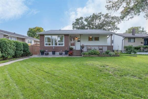 Home Photo - 668 Dunrobin Avenue