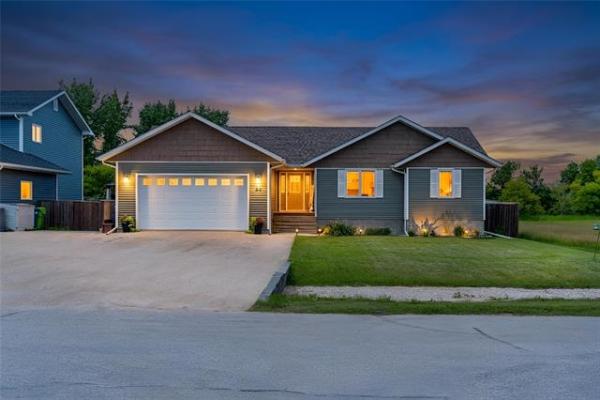 Home Photo - 44 BEAUDIN Boulevard