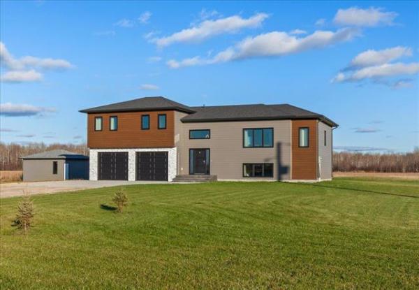 Home Photo - 40063 34N Road