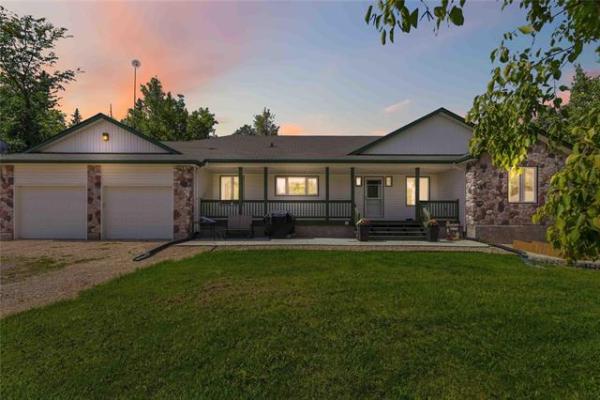 Home Photo - 3009 PTH 2E Highway