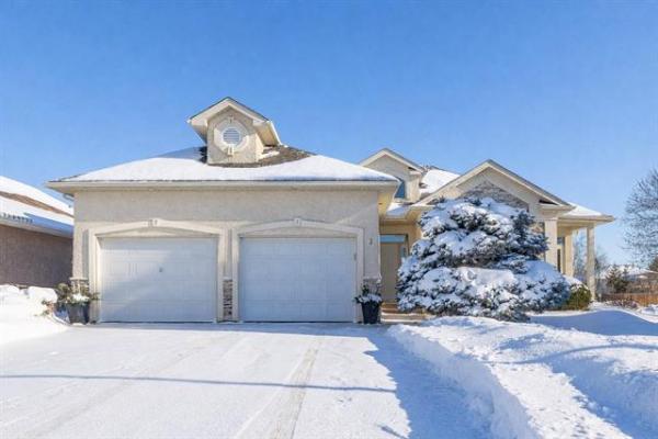 Home Photo - 3 PARKVIEW Crescent