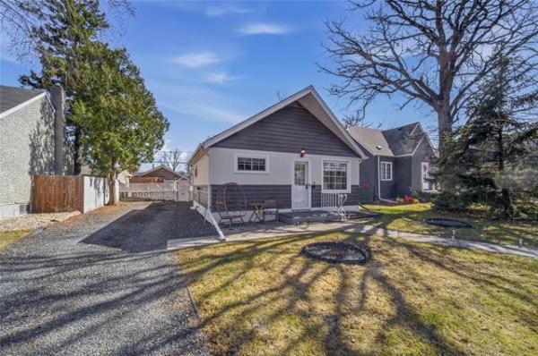 Home Photo - 70 Handyside Avenue