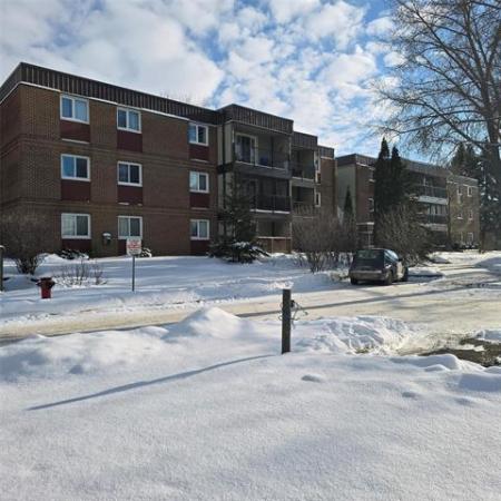 home photo - 105-456 Kenaston Boulevard