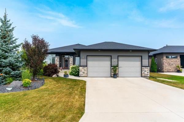 Home Photo - 41 Dovetail Crescent