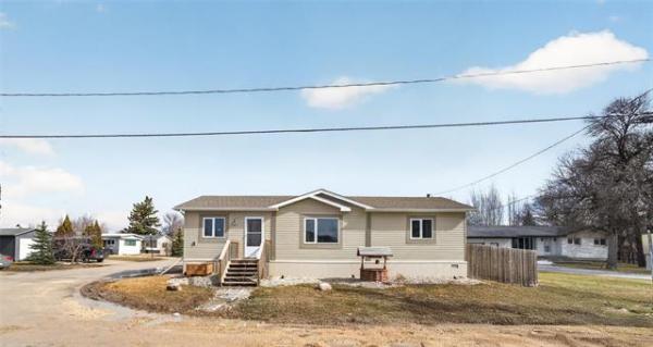 home photo - 30-412 Seine Avenue