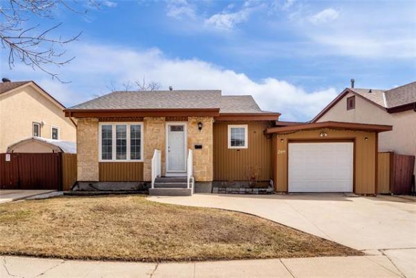 Home Photo - 209 Rose Hill Way