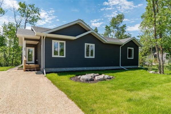 Home Photo - 45 Everwood Crescent