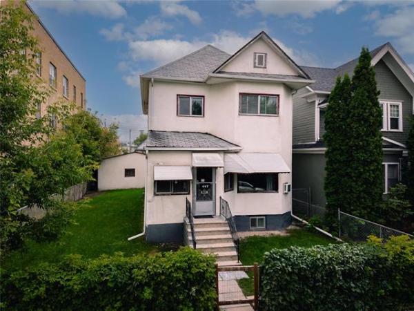 Home Photo - 447 Agnes Street
