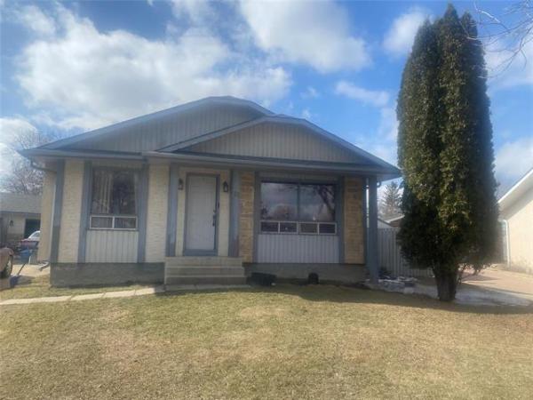 Home Photo - 23 Condor Place