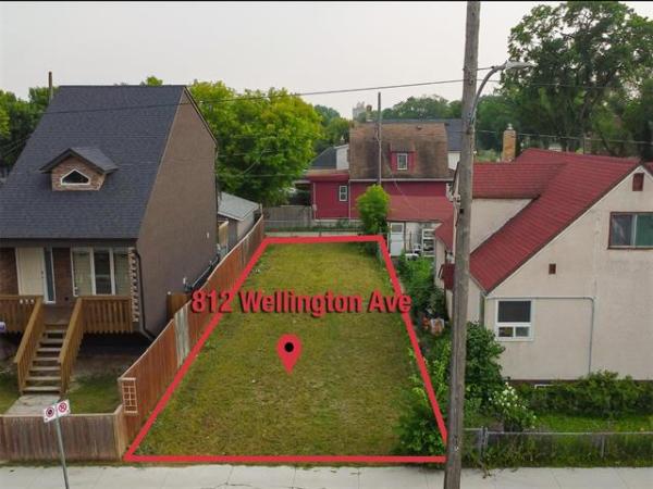 Home Photo - 812 Wellington Avenue