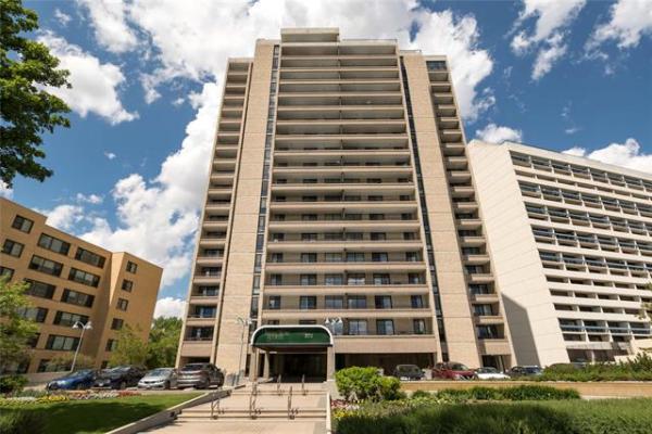 Home Photo - 1701-323 Wellington Crescent